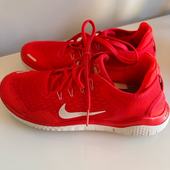 Nike Free RN 2018, Red. Boy's size 7 - Picture 4 of 6